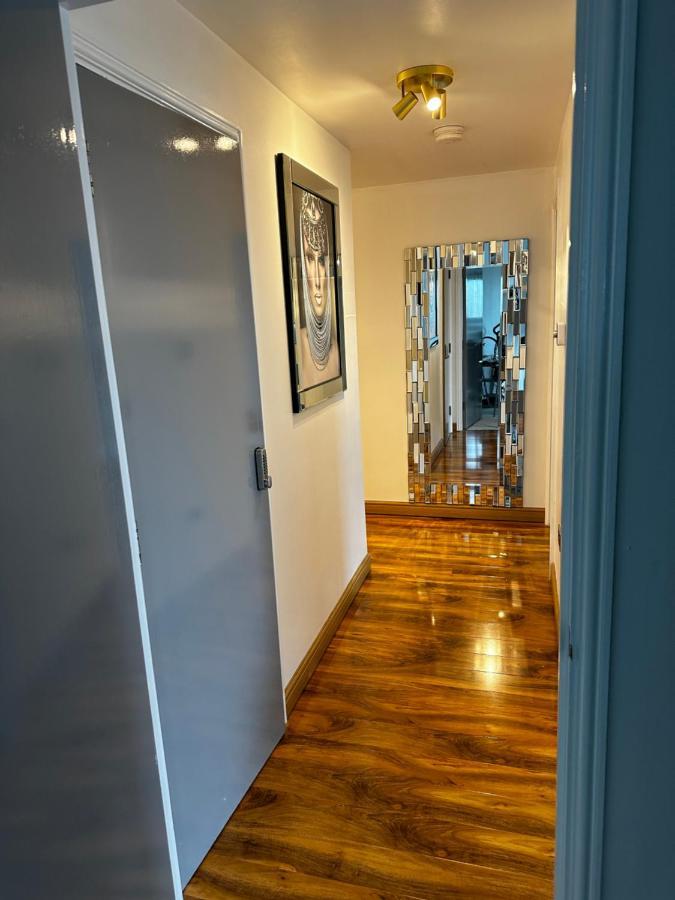 Two Bed Apartment With Balcony Slough,Windsor,Legoland Экстерьер фото