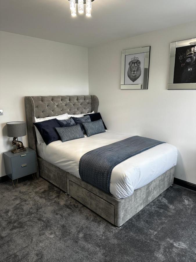 Two Bed Apartment With Balcony Slough,Windsor,Legoland Экстерьер фото